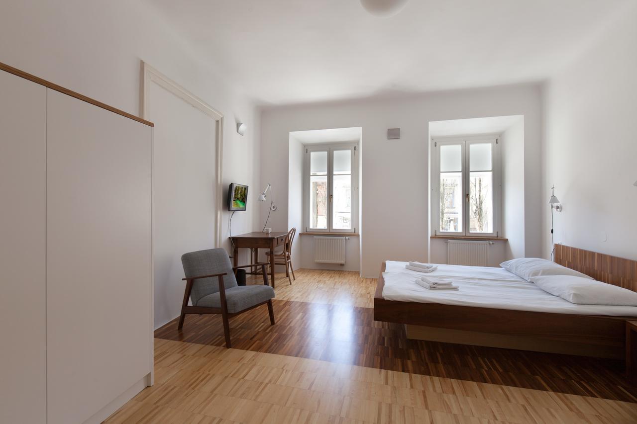 Julija&Robert'S Riverview Apartments And Rooms Ljubljana Bagian luar foto