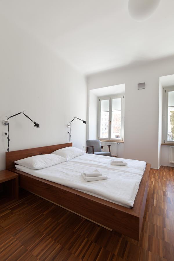 Julija&Robert'S Riverview Apartments And Rooms Ljubljana Bagian luar foto