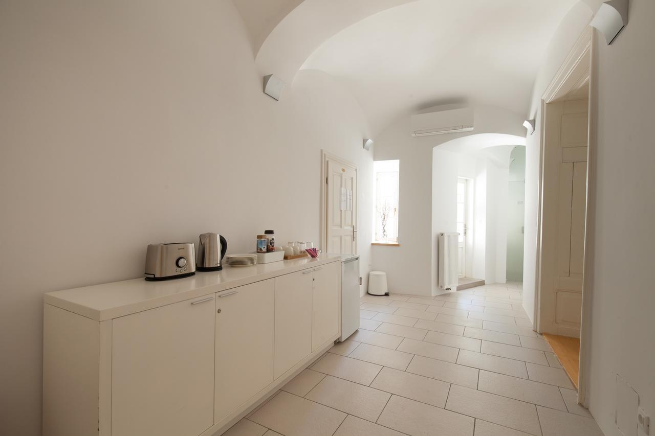 Julija&Robert'S Riverview Apartments And Rooms Ljubljana Bagian luar foto